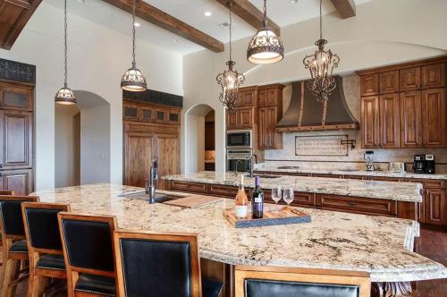 HoZho West Estate in แคร์ฟรี