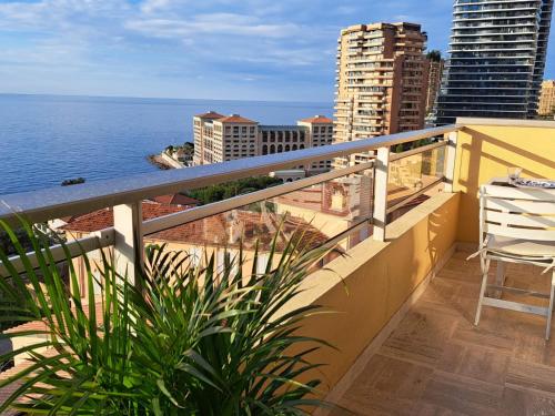 Exceptionnel Sea View- Monaco - 2 apartments joined toghether - 110 m2 in Menton