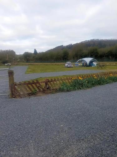 Green Dragon Pod - Sleeps 2 & Parking in Trewern