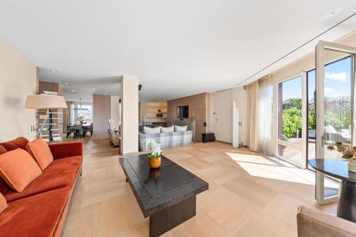 Exclusive 3 Bedroom Luxury penthouse, Женева (фото 8)