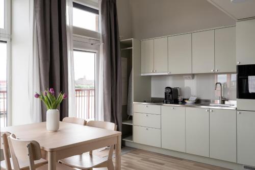 2 bedrooms, 3 beds