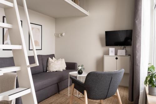 Waterfront Cabins Studio Apartments - image 3