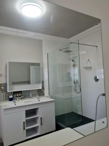Point Village Accommodation - Beach Club 307 - image 4
