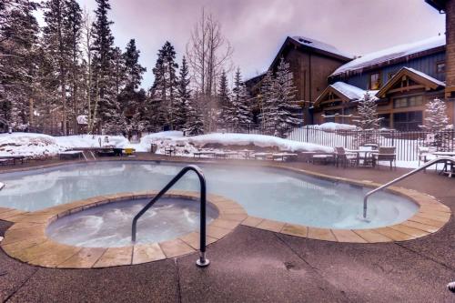 Exterior view, Mountain Thunder Lodge in Breckenridge (CO)