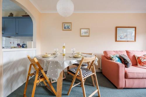 Anchorage - Quaint and Cosy Two-Bedroom House, Poole (foto 3)