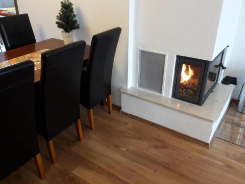 設施, APARTMAN SLAVKOV home & parking in 羅瓦萊斯那