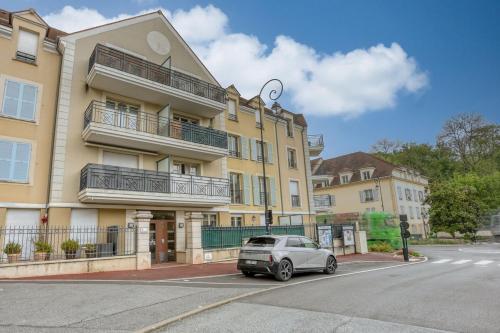 La Cour Secrète Buc (La Cour Secrete Buc) in Buc