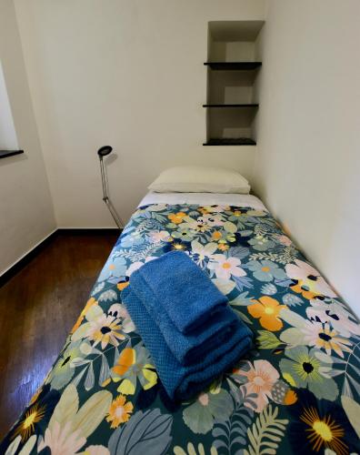 Casa Riccola historic center apartment near the Aquarium with elevator, Генуя (фото 4)