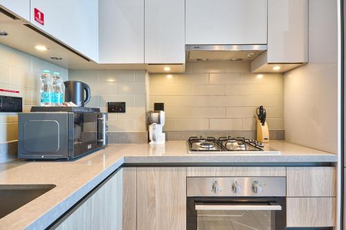 STAY BY LATINEM Luxury 1BR Holiday Home W 2709 Near Burj Khalifa, Dubai (Foto 4)