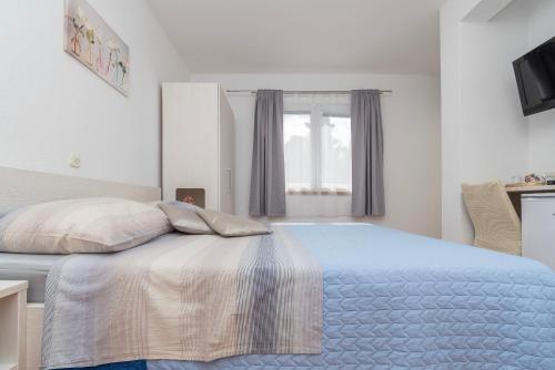 Double Room image 5