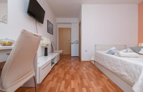 Triple Room image 5