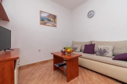 One-Bedroom Apartment - Ground Floor image 5