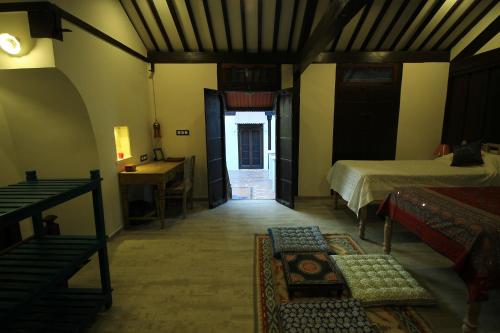 3 queen beds