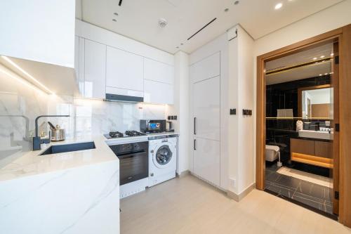 Modern JVC Apartment Views of Marina Skylines, Dubaï (photo 5)