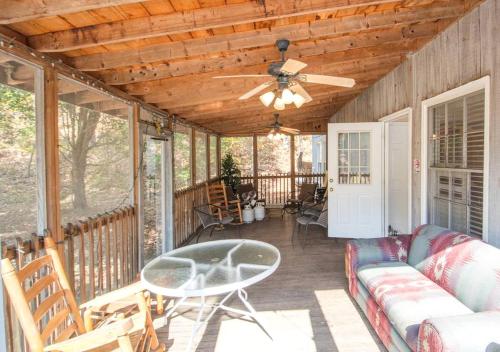 Incredible Vacation Rental for Large Groups on 20 Acres in Reliance, Tennessee in Austral (TN)