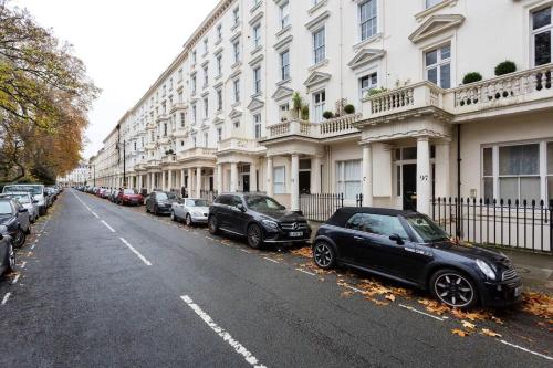 Veeve - The Westminster Courtyard Apartment - image 3