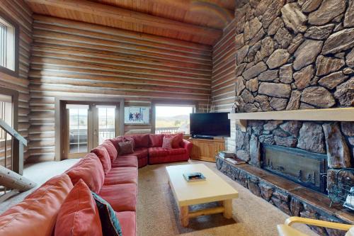 Crescent Cabin in the Woods