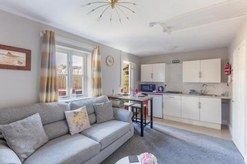 köök, Lesbury Lodge - (a 'bijou residence') with hot tub in Lesbury