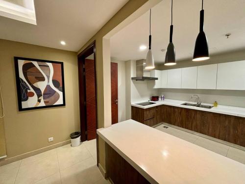 2 Bed w/Balcony @ GoldCrest Mall DHA - image 3