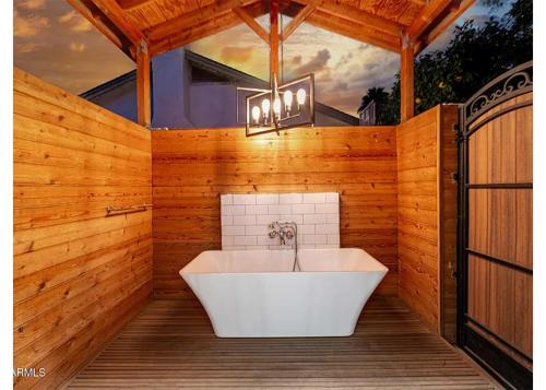 Kings Villa – Phoenix, AZ