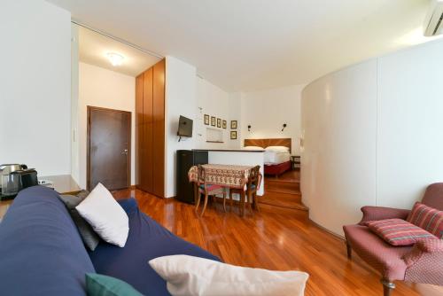 Monforte 19 - Milano, Milan