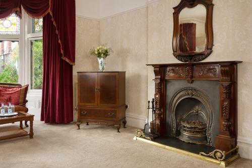 Lincoln House Private Hotel - image 14