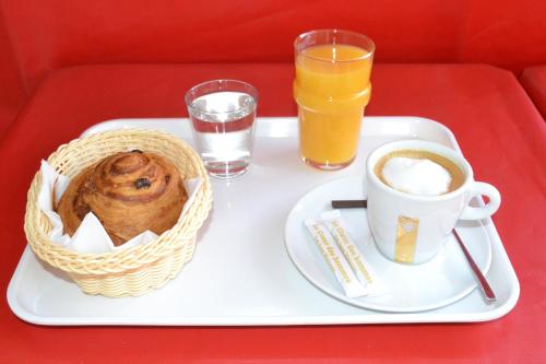 Comida y bebida, HÔTEL Le SQUARE (HOTEL Le SQUARE) in Thies