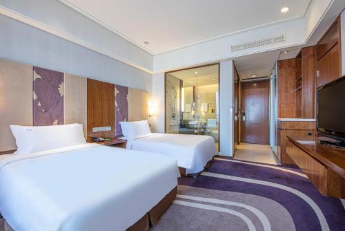 683486212 Holiday Inn Qingdao City Center by IHG - May 4th Square
