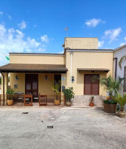 Casa Sciacca: La Tua Casa Vacanze Ideale a Marsala gîte à louer Petrosino