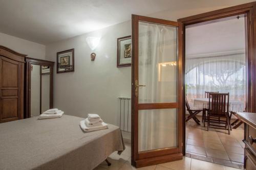 GuestHost - Cozy Flat with Garden & Parking, Porto San Paolo (fotografie 9)
