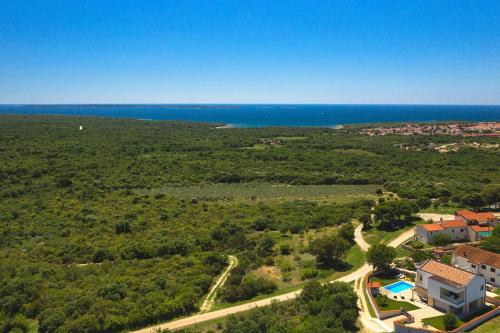 Villa White - image 2