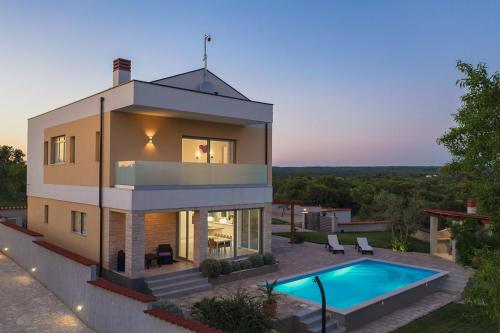 Villa White - image 3