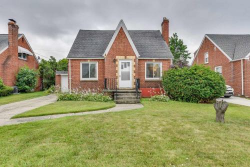 Quiet Cheektowaga Retreat 23 Mi to Niagara Falls! in Cheektowaga, USA
