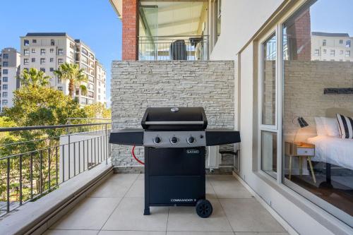 Mayfair Luxury 212 - image 5