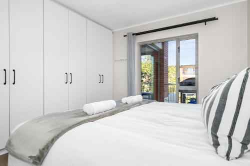 Mayfair Luxury 212 - image 2