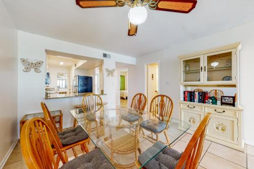 Edgewater 42 by Meyer Vacation Rentals - main image