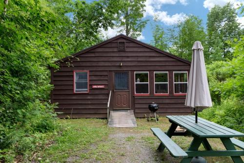 Family Mountain Vacation Rental with Fireplace in Connecticut River Valley