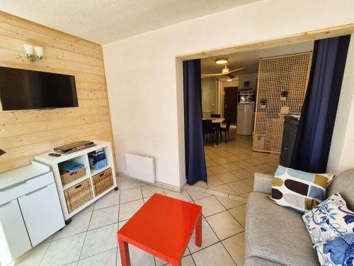 Charmant studio, 3 couchages, lumineux, 500 m de la plage et des commerces... in แซงต์ มองดรีเย ซูร์ แม