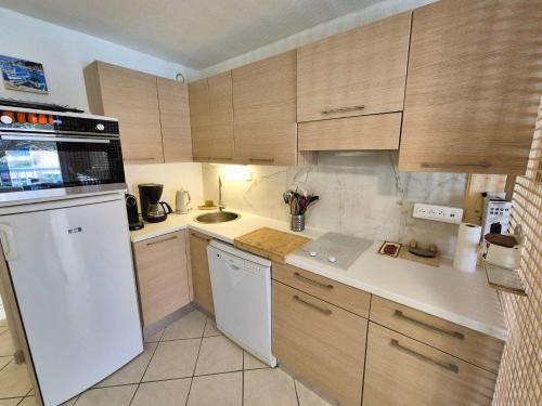 Charmant studio, 3 couchages, lumineux, 500 m de la plage et des commerces... in แซงต์ มองดรีเย ซูร์ แม