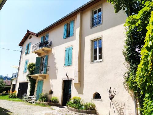 2 bedrooms, 4 beds