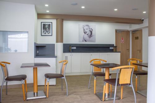 ซิตี้ การ์นี โฮเต็ล (City Garni Hotel) in ฟุสเซน