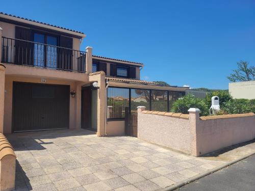 Belle villa d'angle spacieuse climatisée, dans domaine PORTES DU SOLEIL, 3 chambres, 6 couchages, wifi, 400m de la mer LRPDSA6 - Location, gîte - Portiragnes