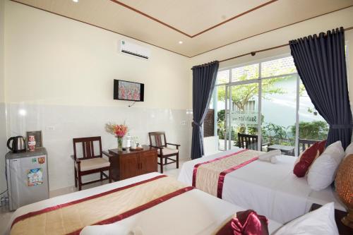 room detail thumbnail 1