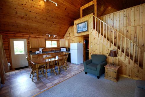 Waterfront Cabin with Amazing Sleeping Loft on Pelican Lake, Minnesota in Orr (MN)