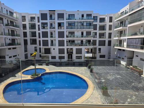 Confort & Luxe avec Vue Piscine 5 min de la Plage, Agadir