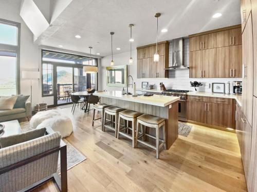 4202 Modern Vibe at Fairway Springs by SkyRun Park City