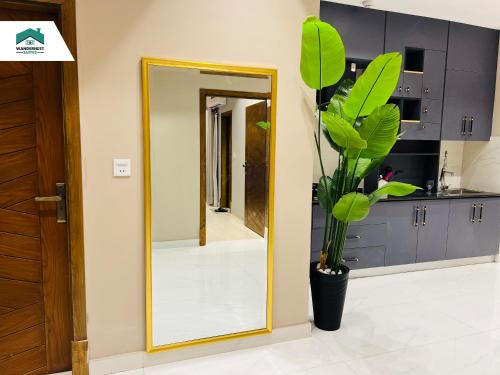 Ruby - Chic & Luxury WanderNest Suite at B3 Heights with Gym in Bahria Town Ph-8, Rawalpindi (zdjęcie 4)