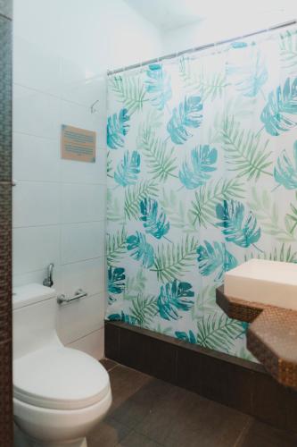 Triple Room with Private Bathroom image 2