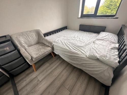 2 Double Bedrooms 1 Bathroom Near Train Station in Smethwick