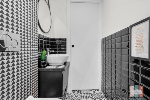 PAB60 -Crescenzago-Luxury Blue House 5